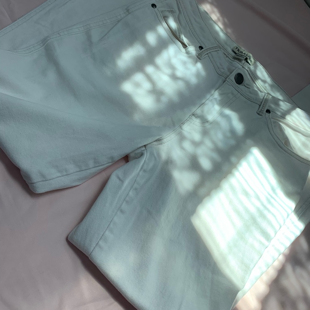 White boot legged jean